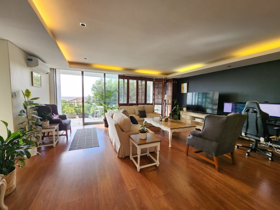 To Let 3 Bedroom Property for Rent in Green Point Western Cape